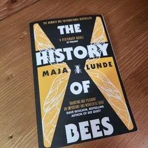 "The History of Bees" Book By Dave Goulson Like New Softback